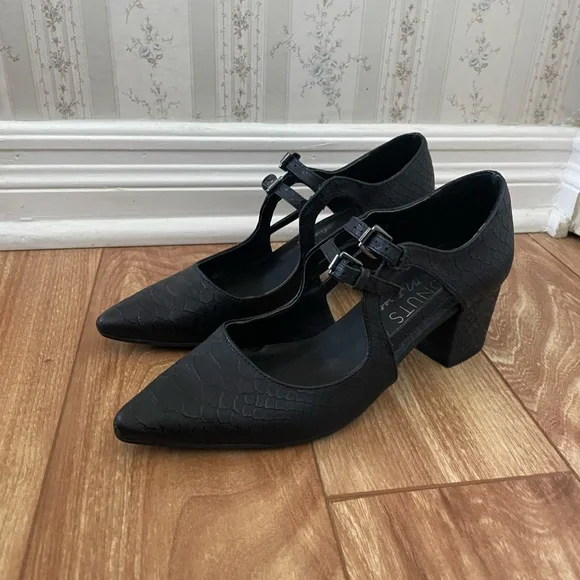 Coconuts by Matisse Pointed-Toe Block Heels - Picture 3 of 6